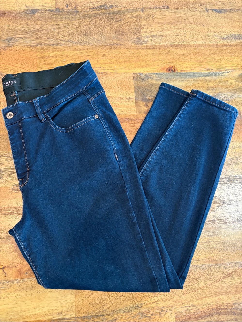 Women’s Skinny Jeans in Dark Blue - Curve Fit